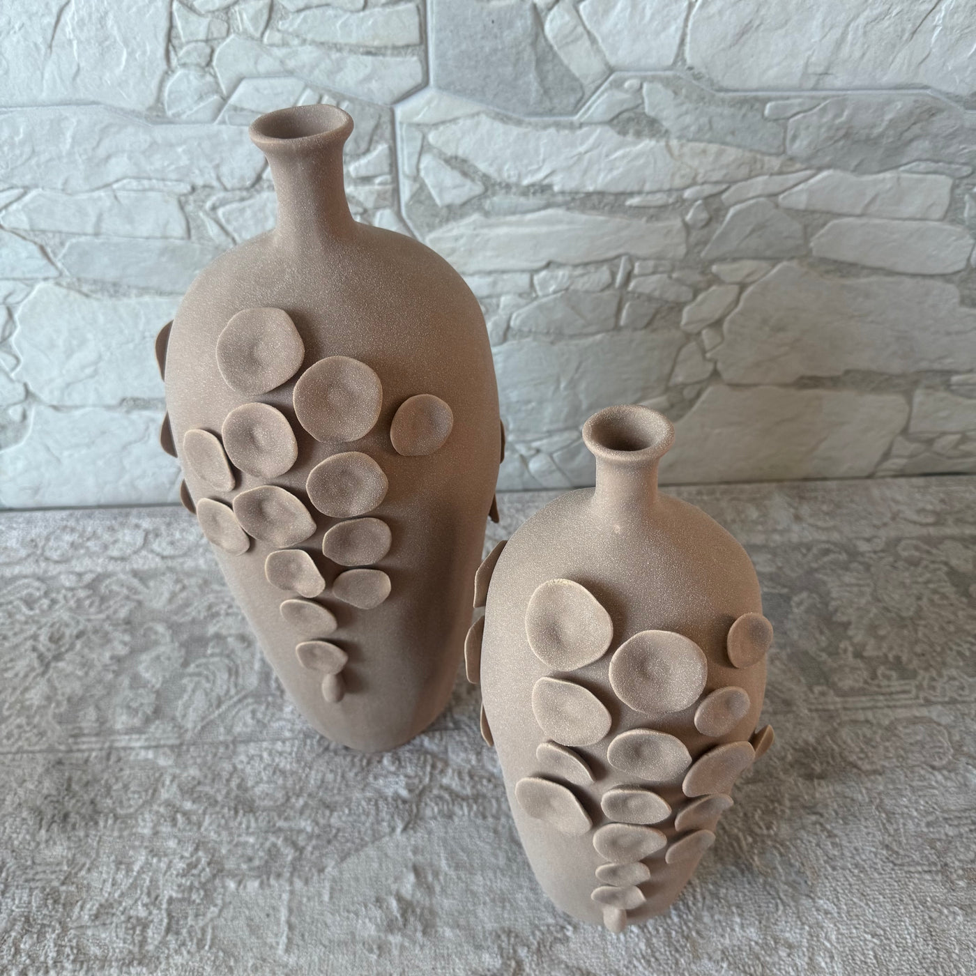 AMPHORA collection Olphe Sculptured pottery vase matt neutral