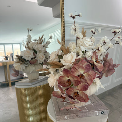 Gentle bloom flower Arrangement