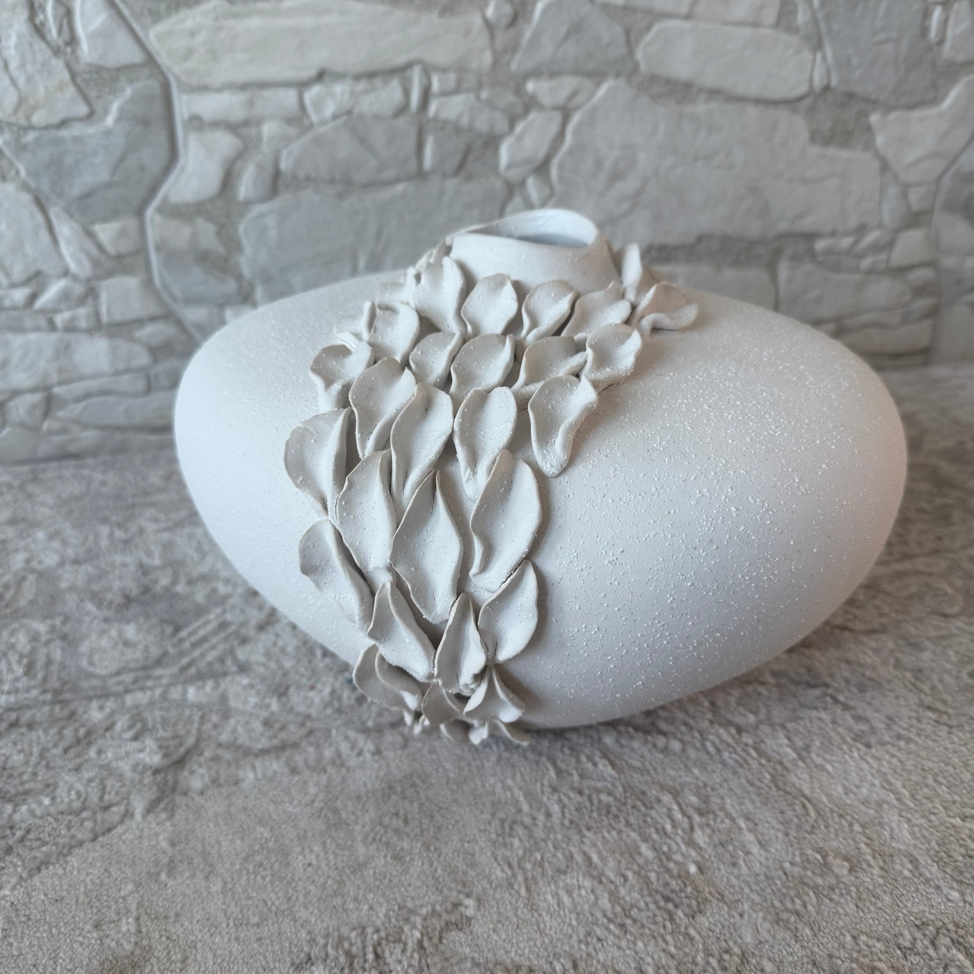 AMPHORA collection Hydria Sculptured pottery vase matt off white