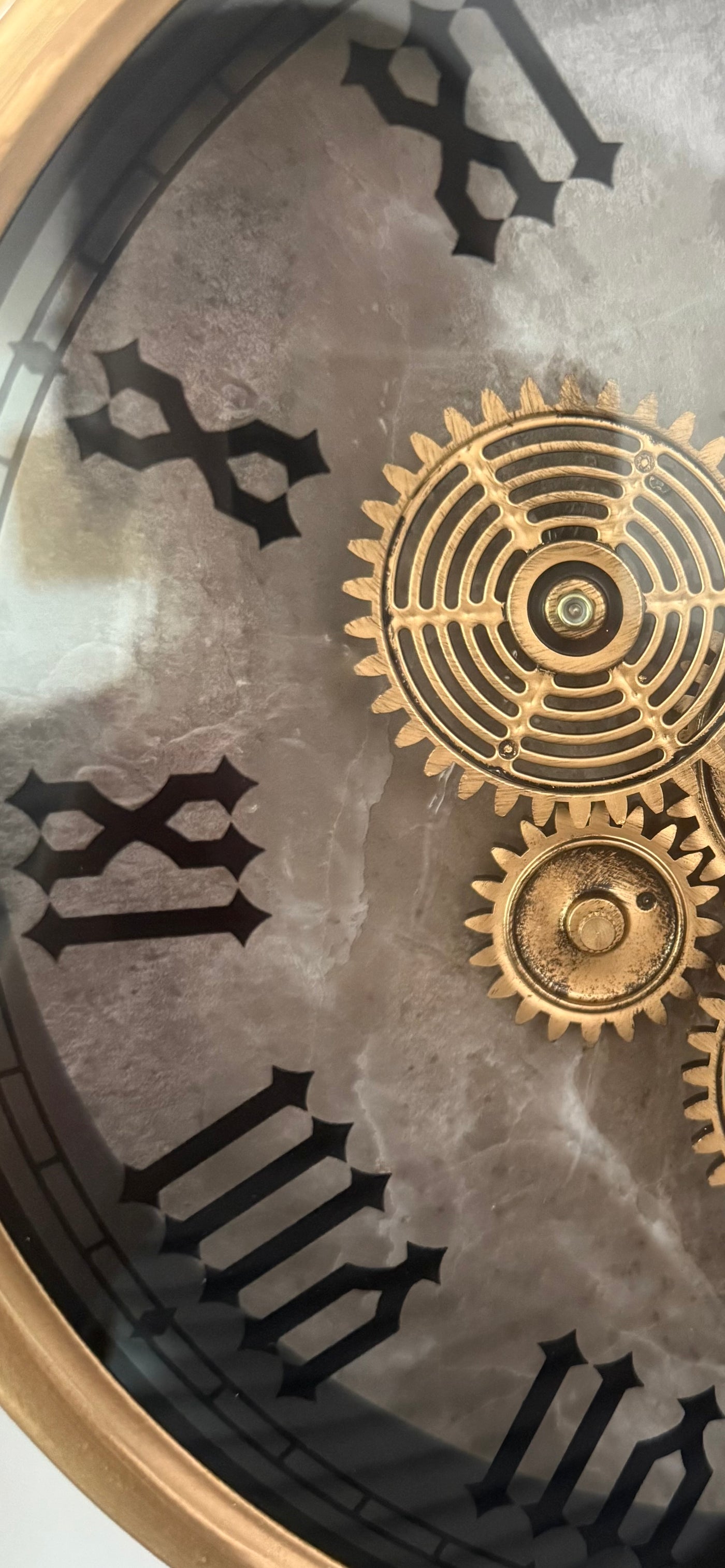 Belle Moving Gears table Clock, Gold