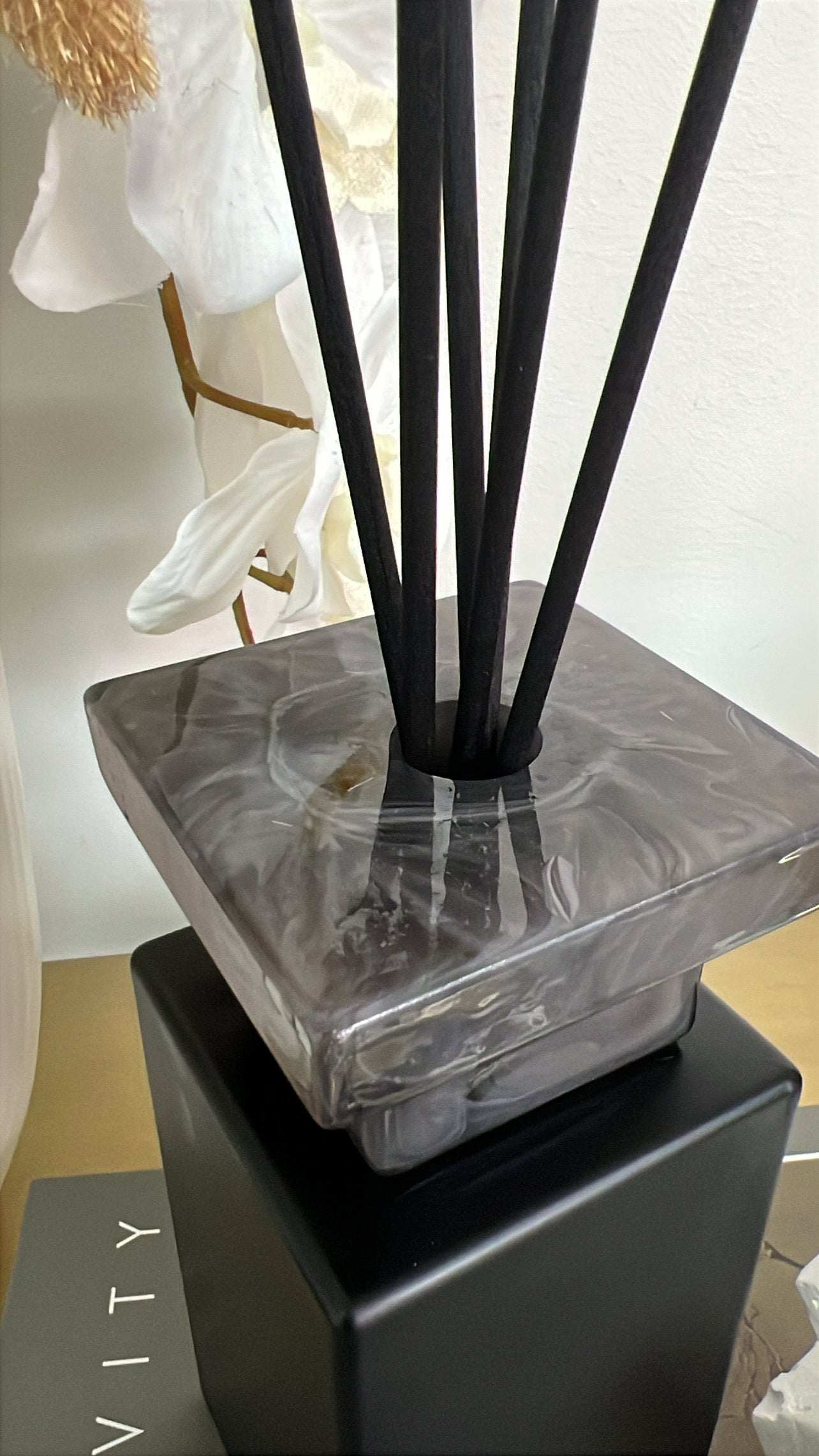 Luxury Matt black grey Marble diffuser red teak scent 500ml - Luscious Homewares