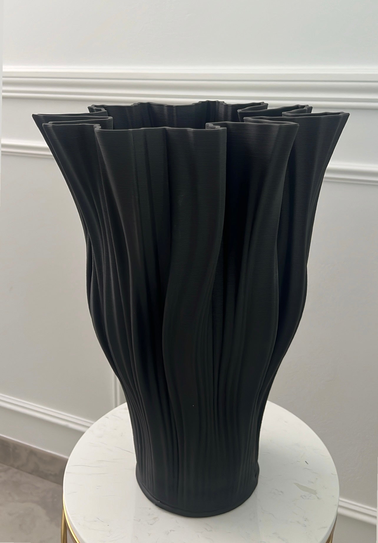 Fountain black ceramic vase - Luscious Homewares