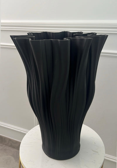 Fountain black ceramic vase - Luscious Homewares