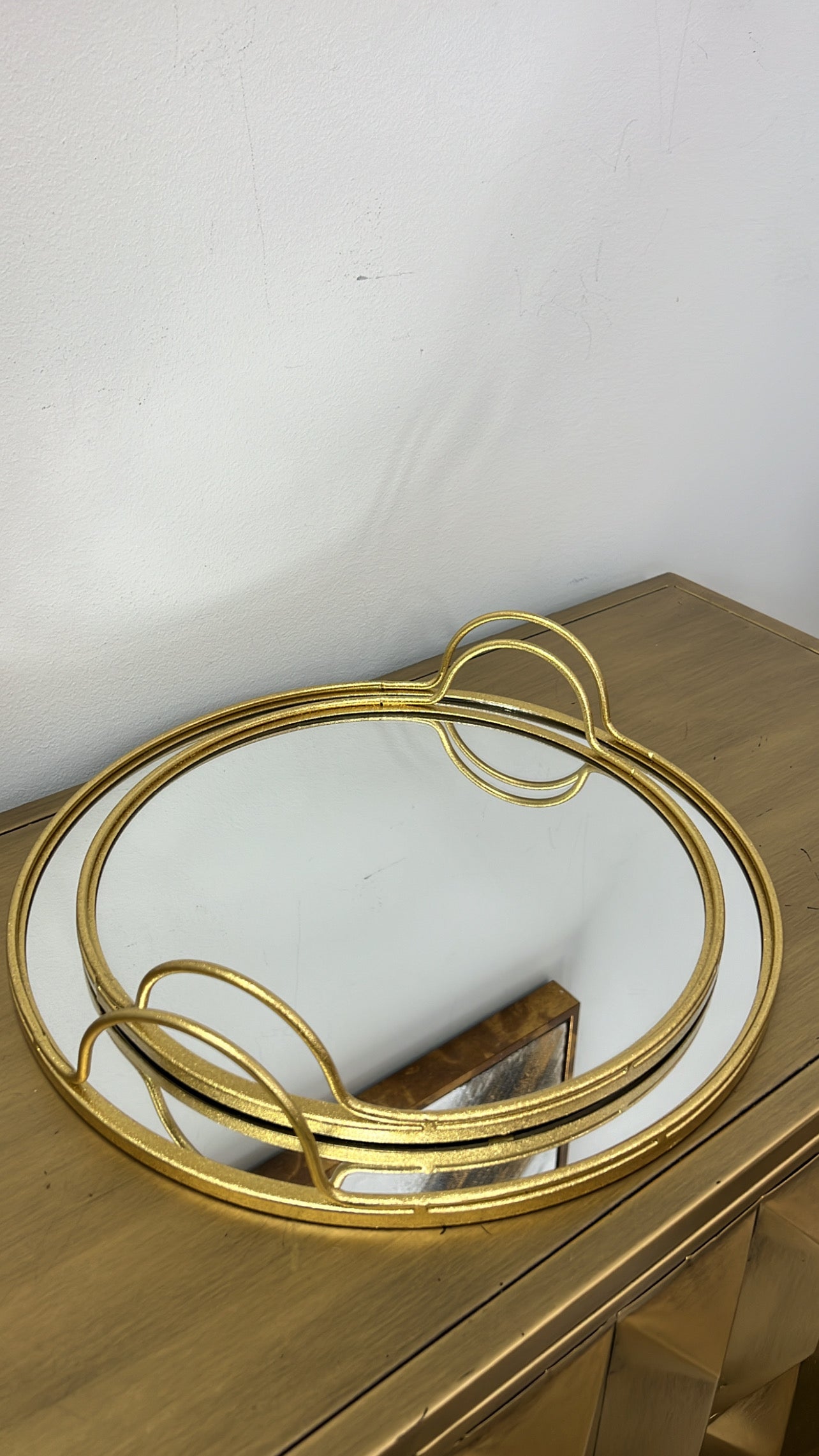 Gold round mirror tray - Luscious Homewares