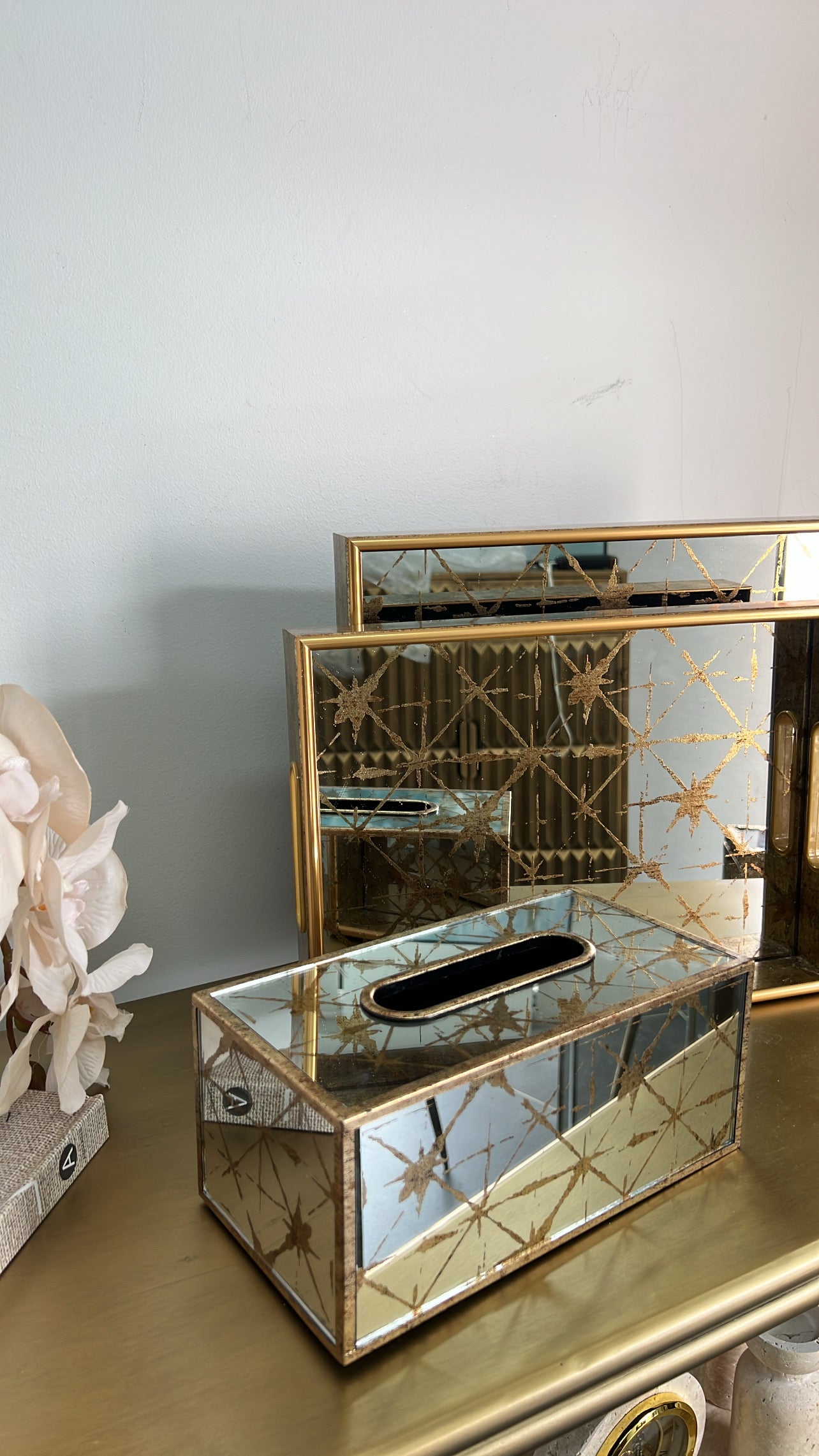 Starlight mirrored Tissue Box - Luscious Homewares