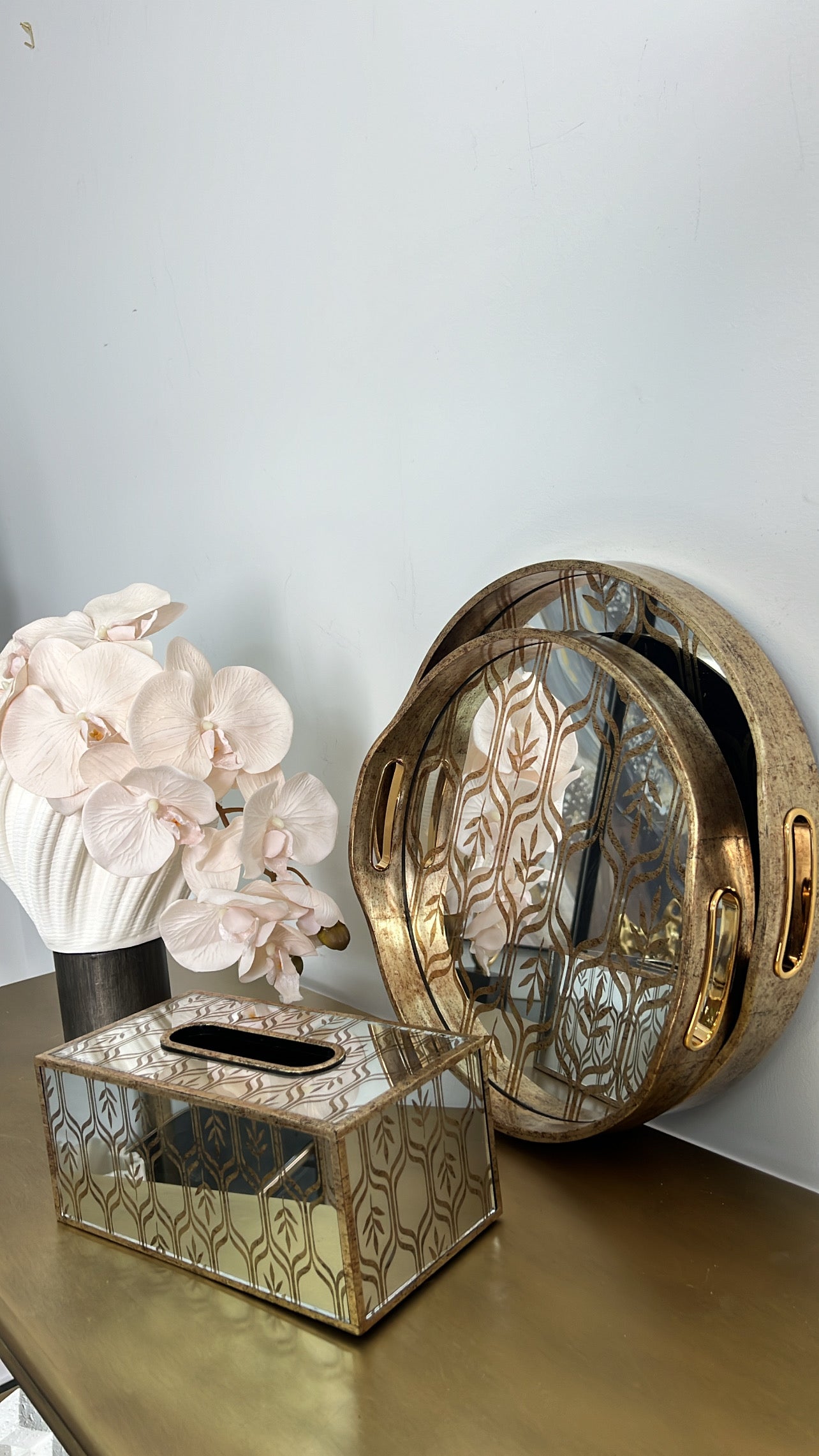 Nova mirrored Tissue Box - Luscious Homewares