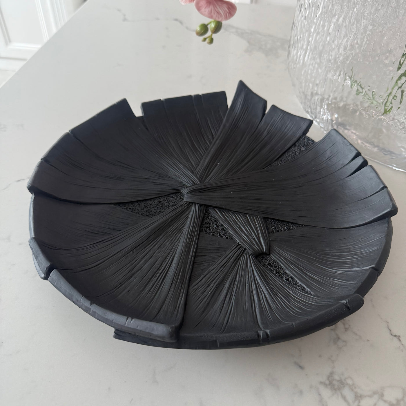 Petal black Decorative bowl / platter