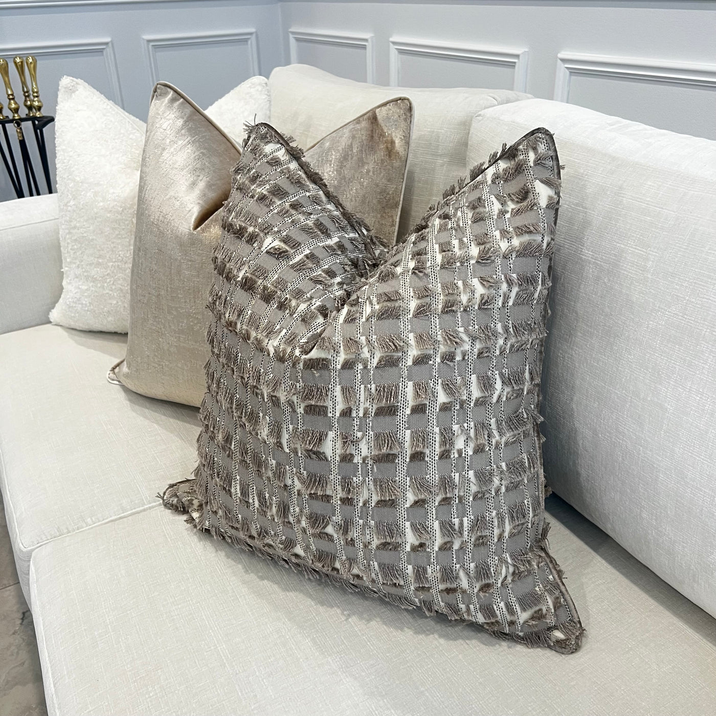 Dante taupe cushion
