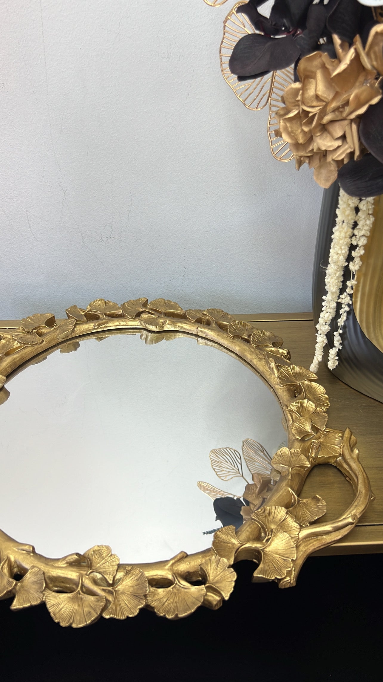 Ginkgo round gold mirrored tray - Luscious Homewares