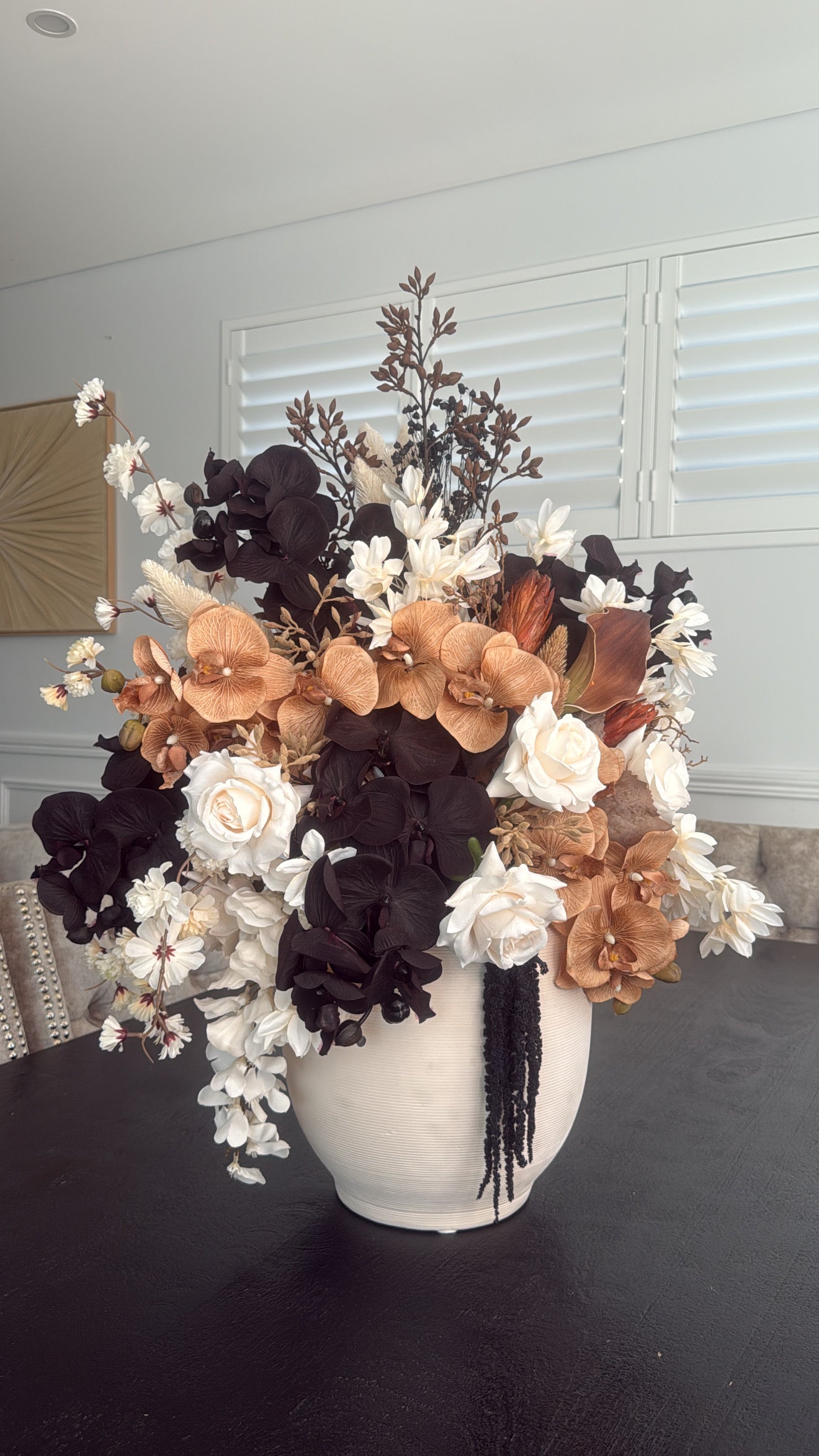 Eliana blooms flower Arrangement