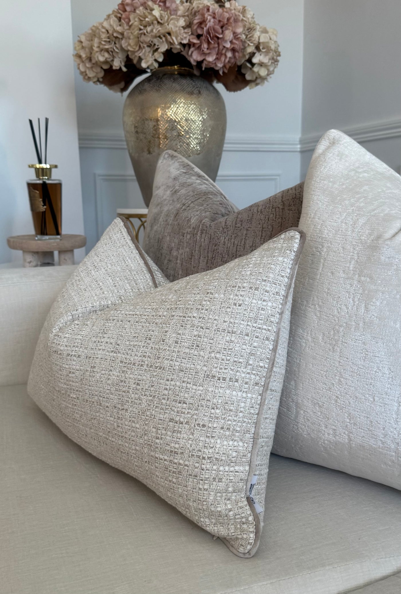 Nibras cushion