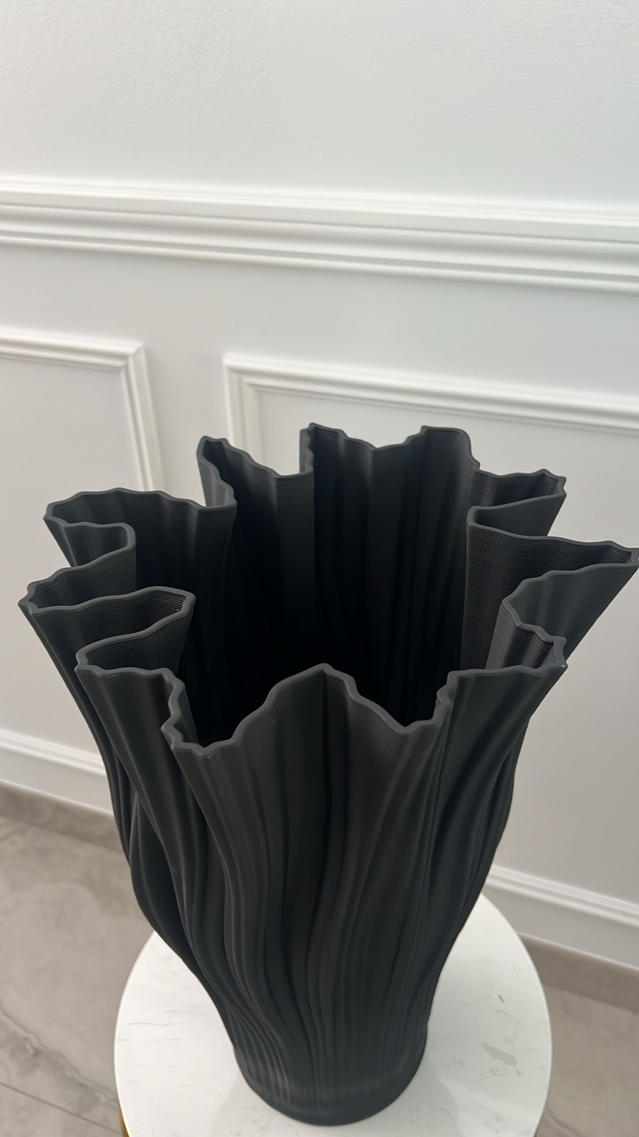 Fountain black ceramic vase - Luscious Homewares