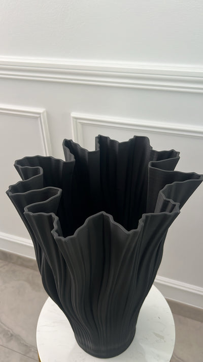 Fountain black ceramic vase - Luscious Homewares