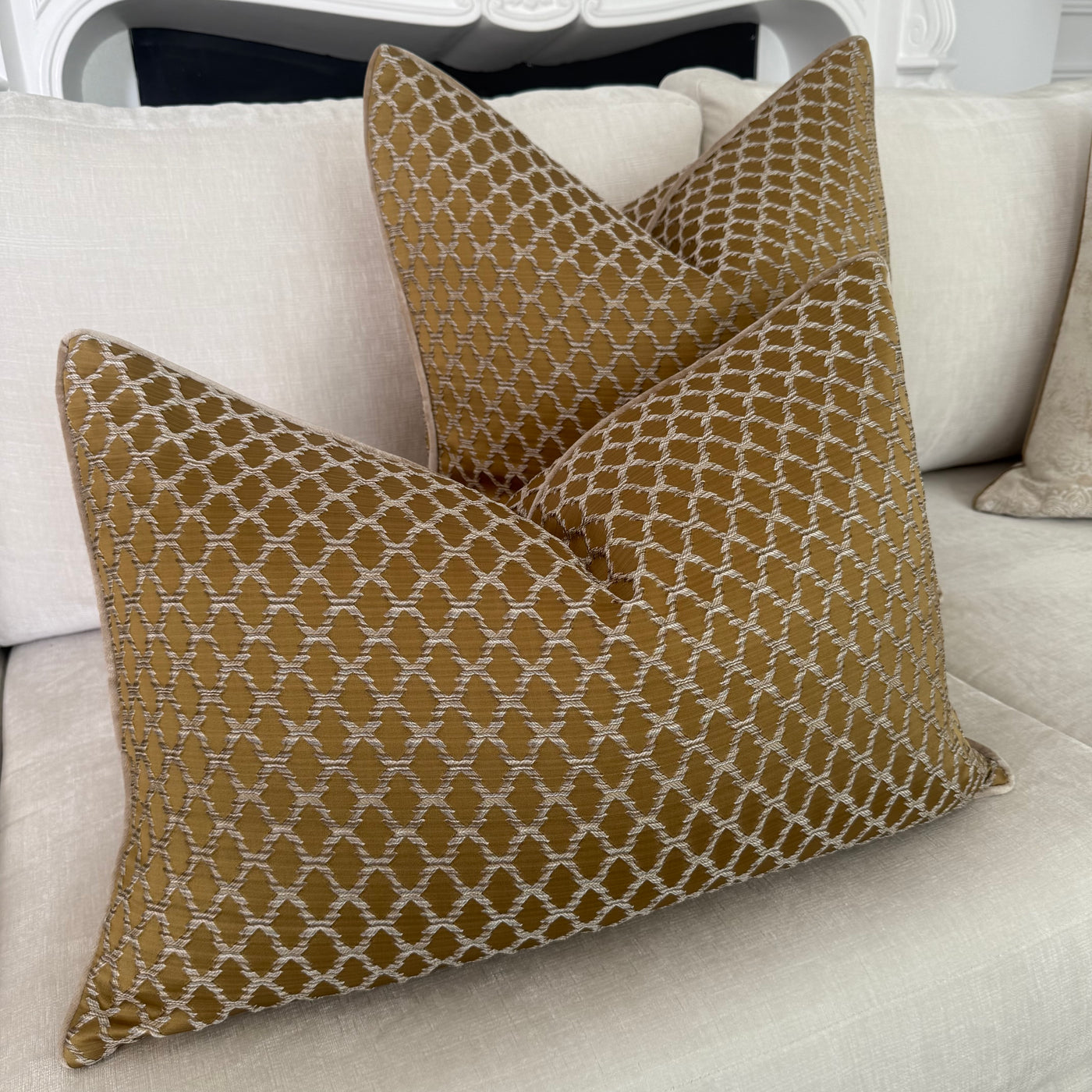 Milana gold cushion