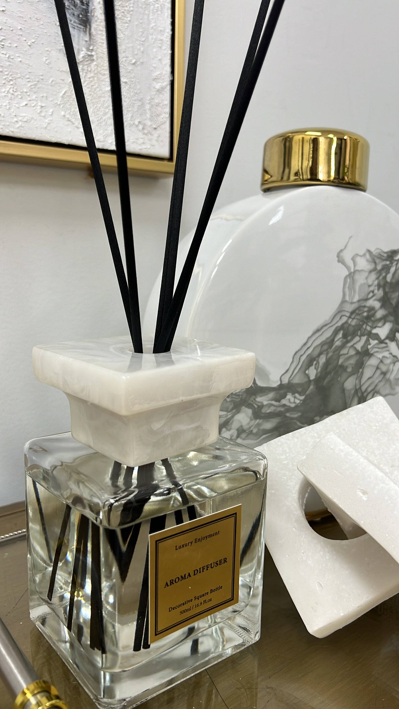 Luxury white marble glass diffuser  pear & freesia 500ml - Luscious Homewares