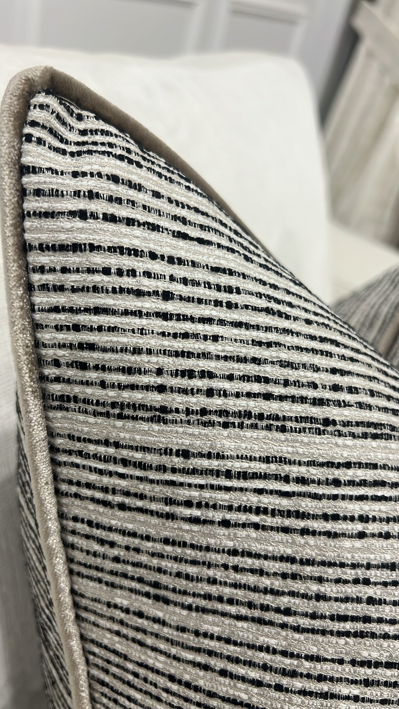 Giovanna cushion