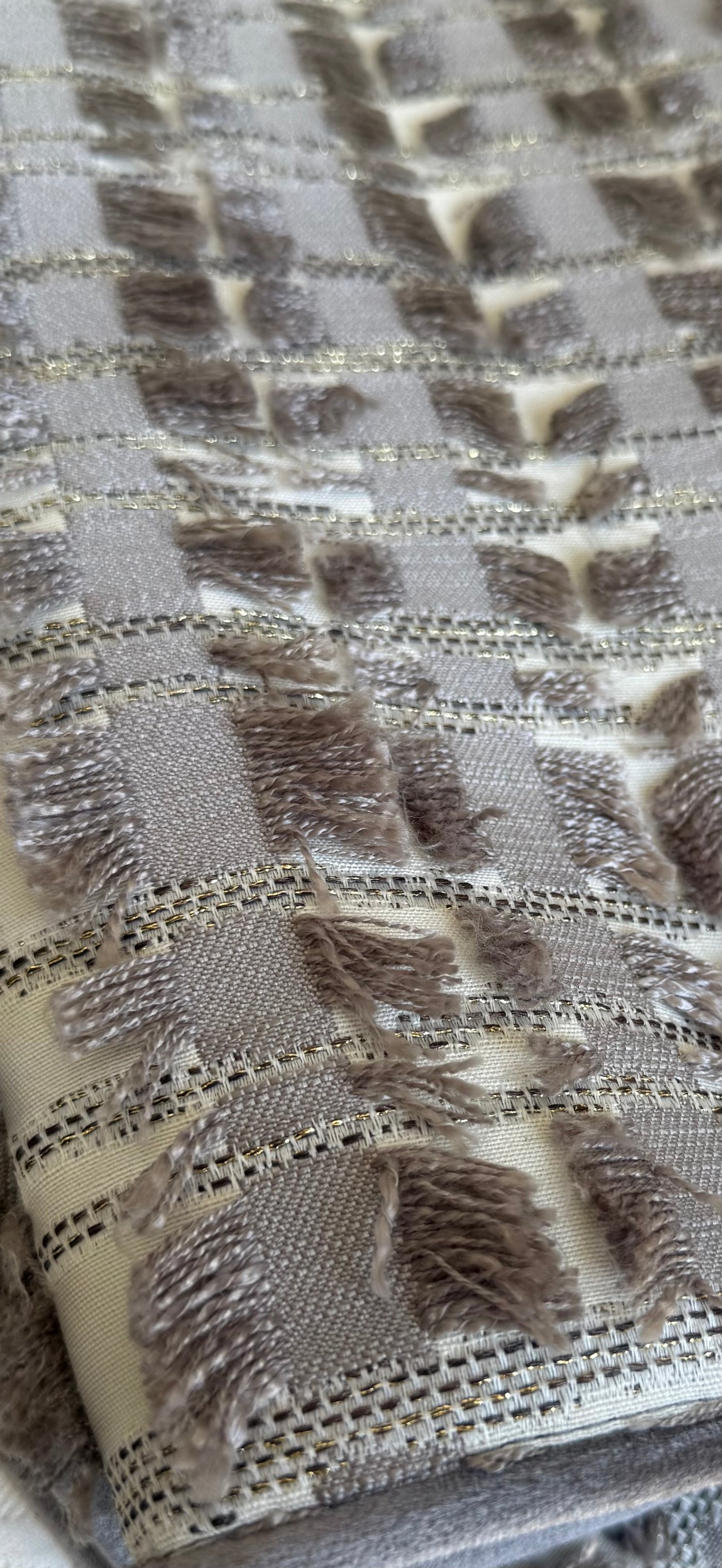 Dante taupe throw 140x220cm