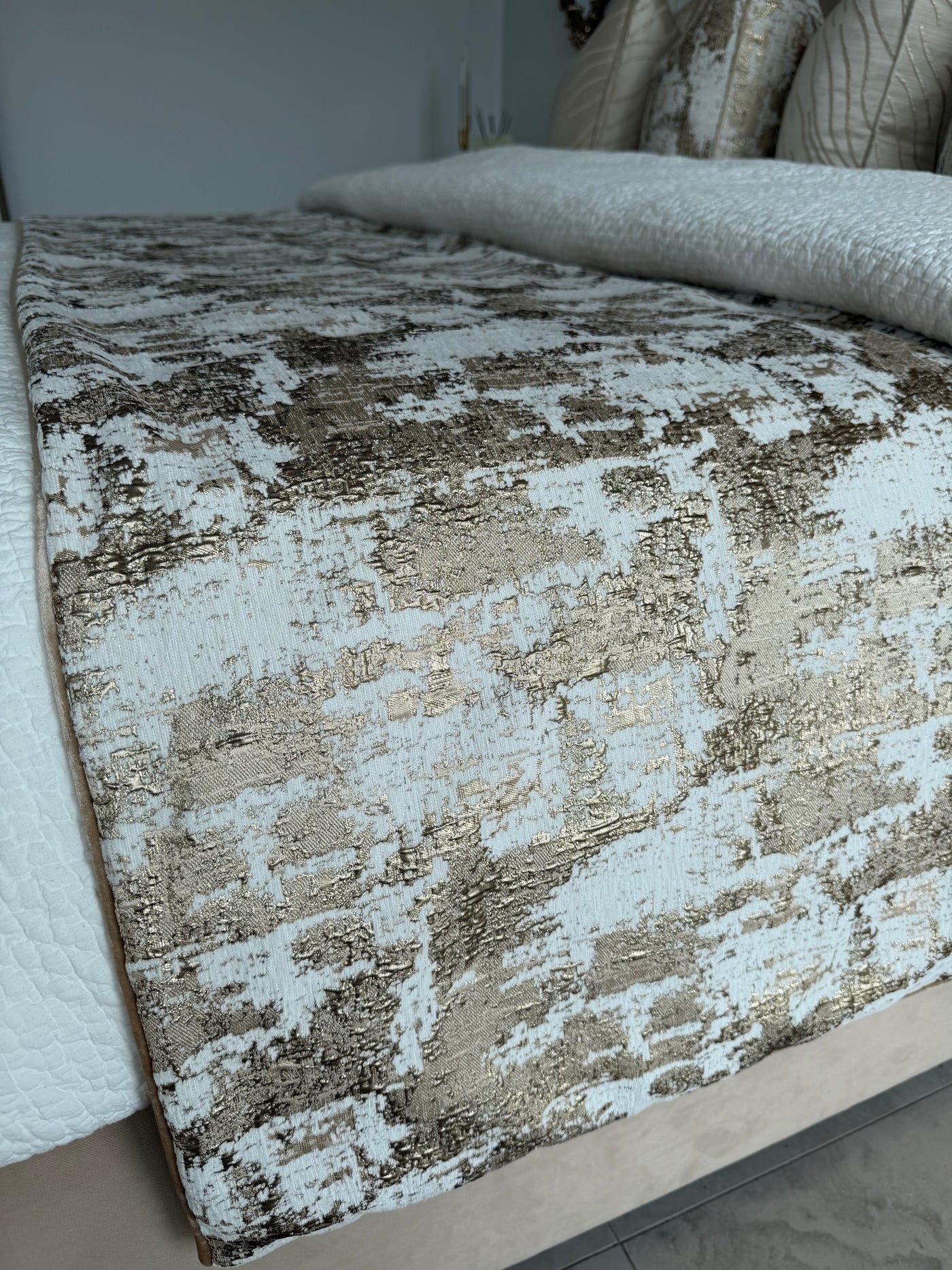 Cirrus Gold throw 260 x 60 cm