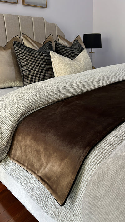 Royal luxe bronze throw 140x220cm - Luscious Homewares