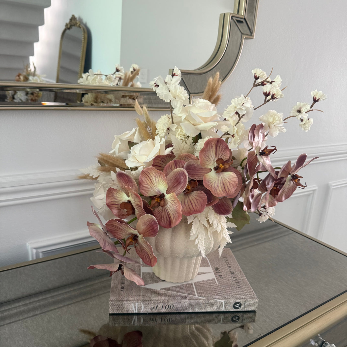 Gentle bloom flower Arrangement