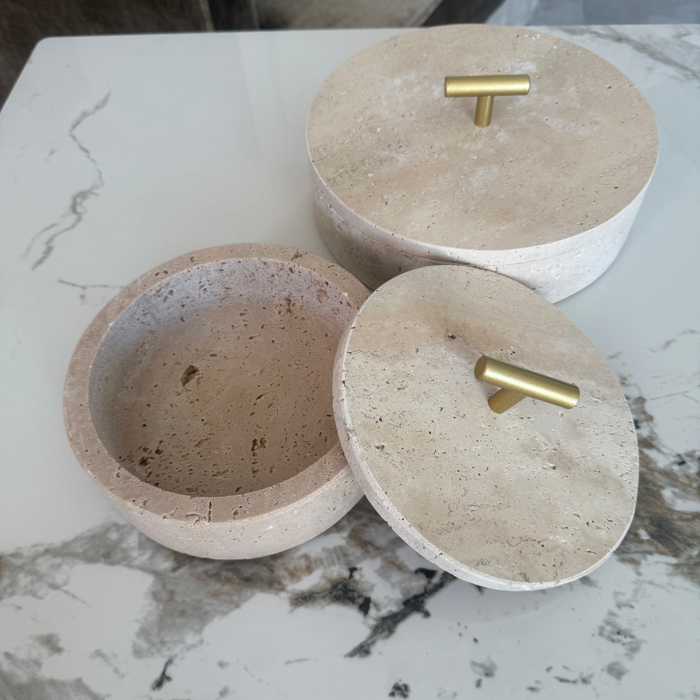 Travertine stone round box