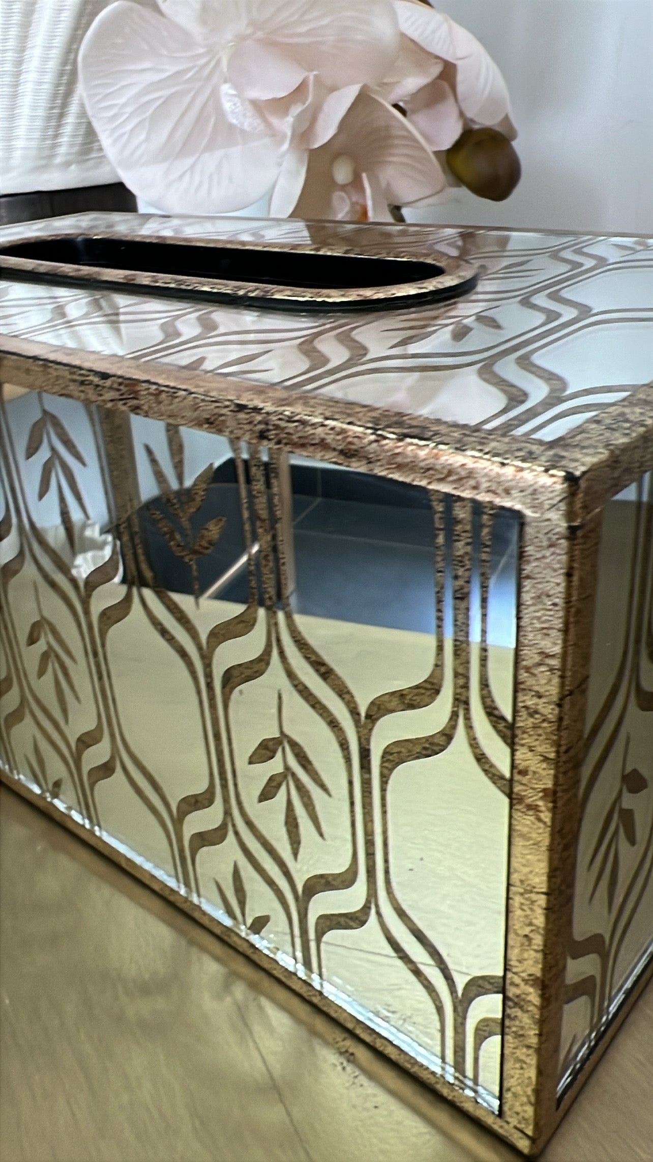 Nova mirrored Tissue Box - Luscious Homewares
