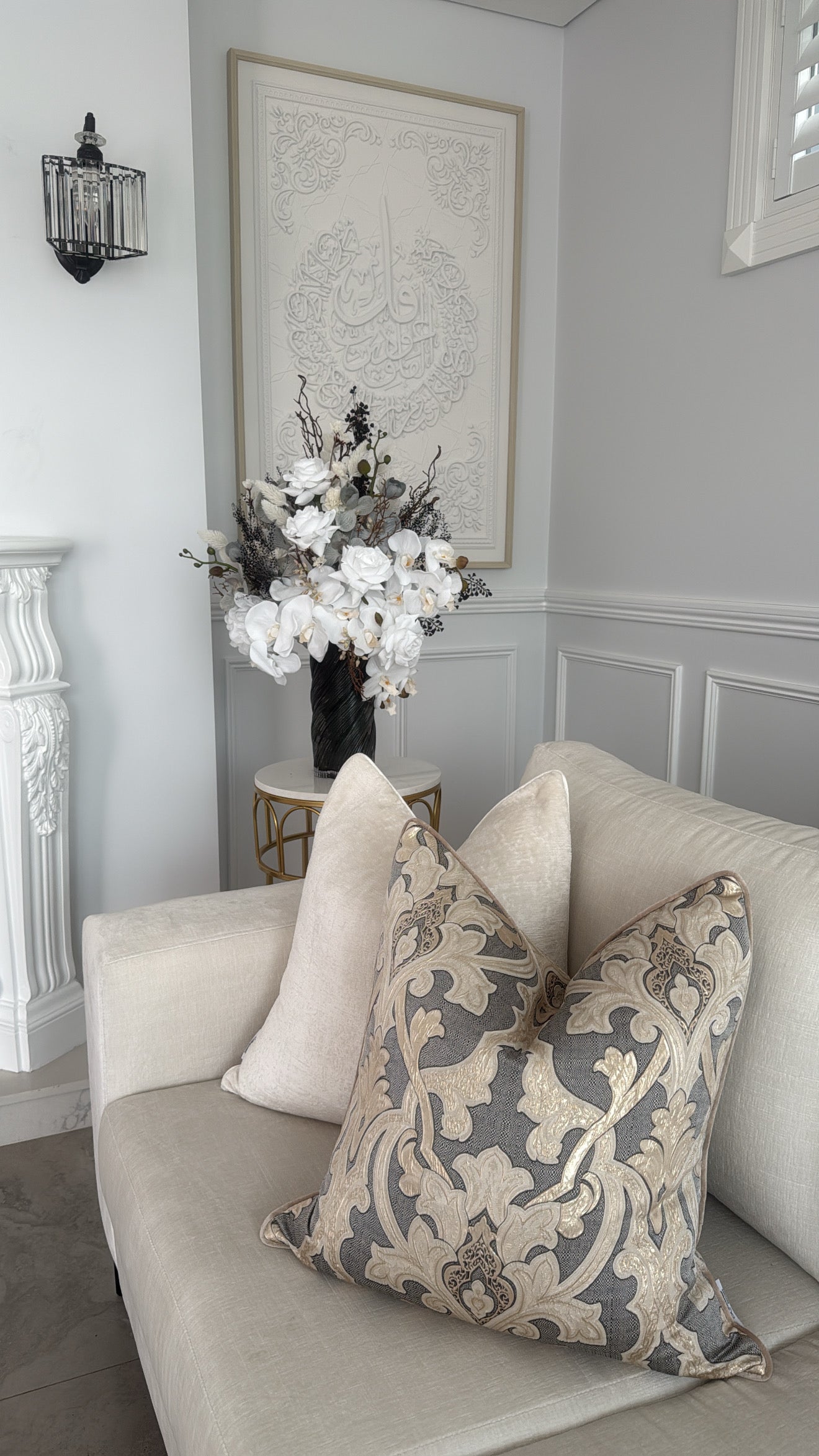 Silver blooms Floral Arrangement