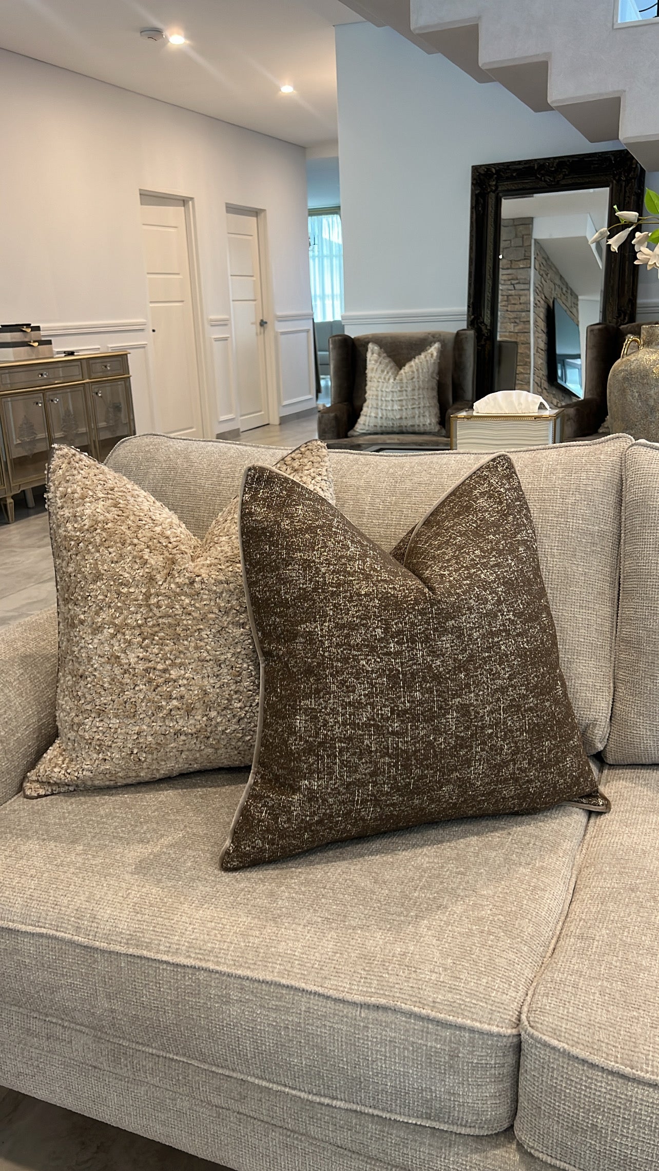 Hershy brown cushion
