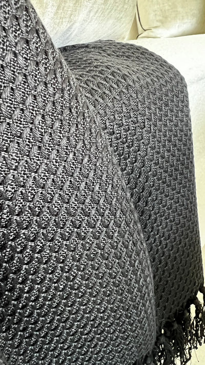 Calla Throw black - Luscious Homewares