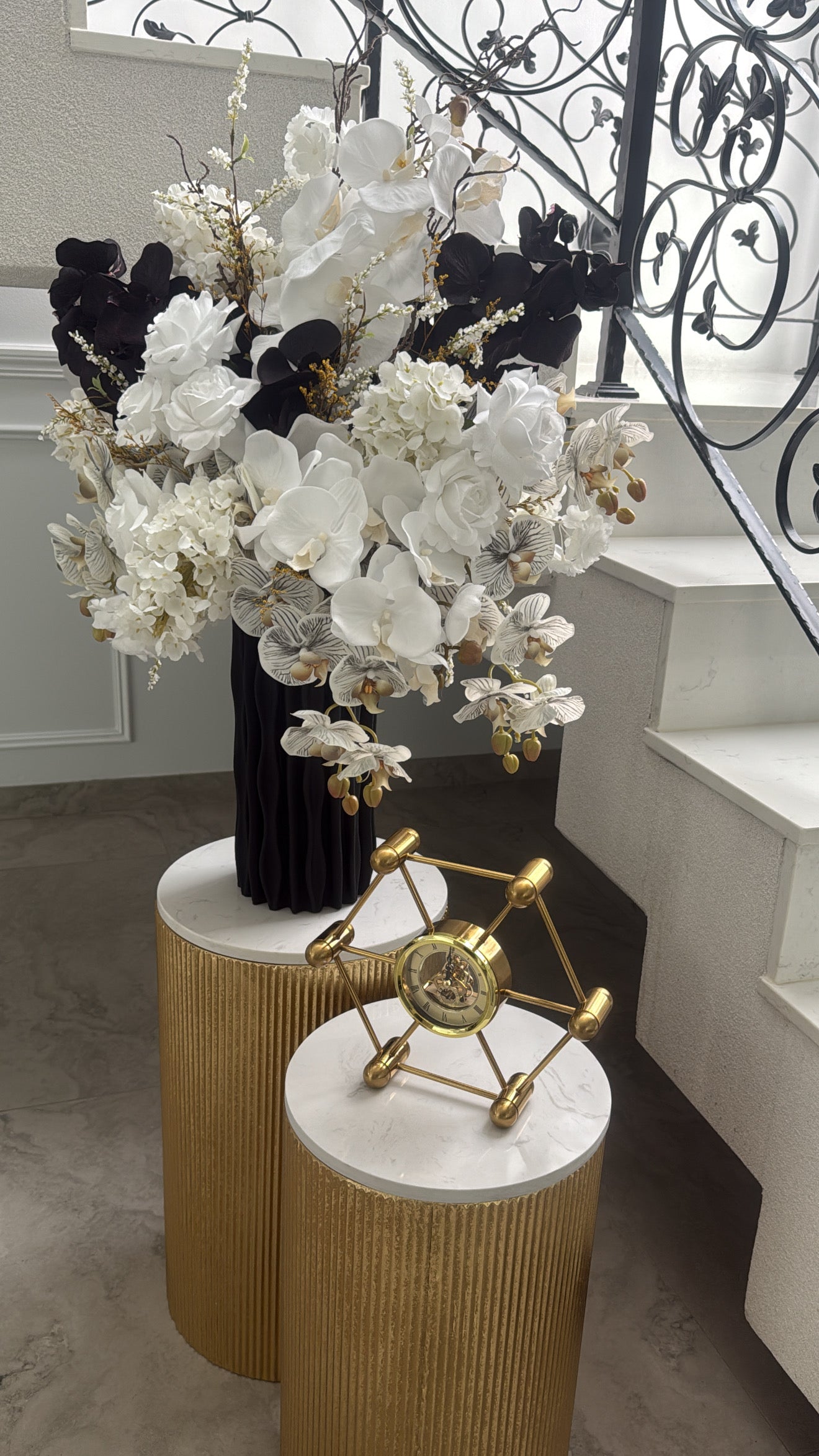 Glorious blooms flower Arrangement