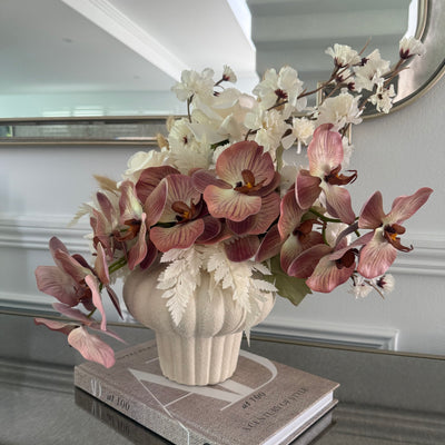 Gentle bloom flower Arrangement