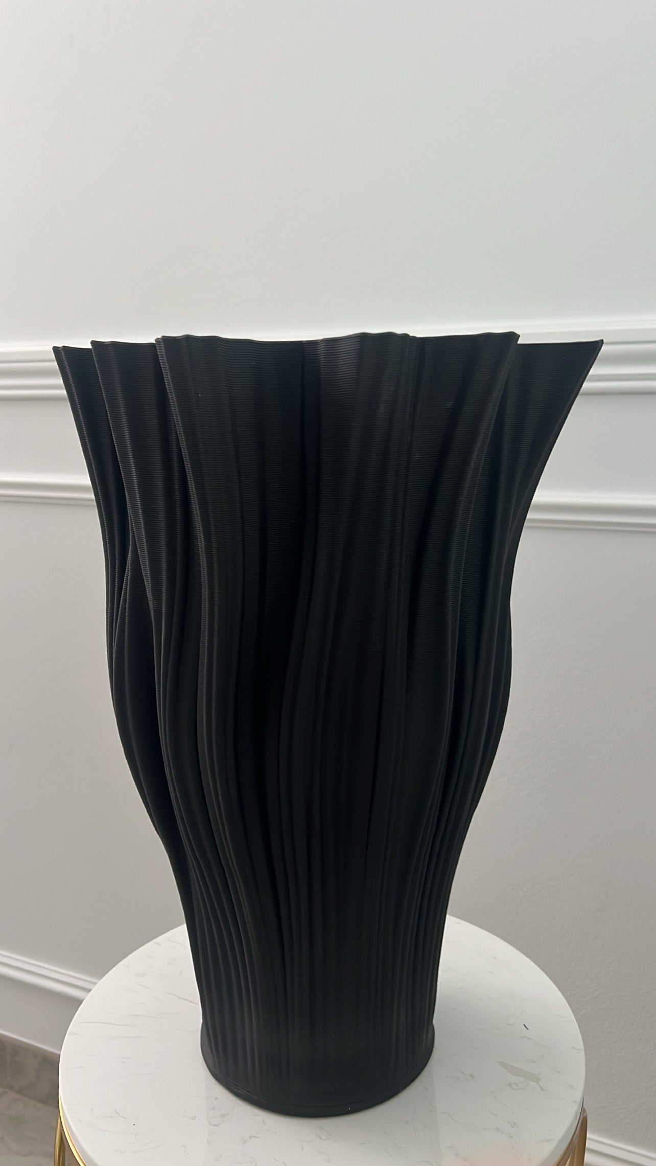 Fountain black ceramic vase - Luscious Homewares
