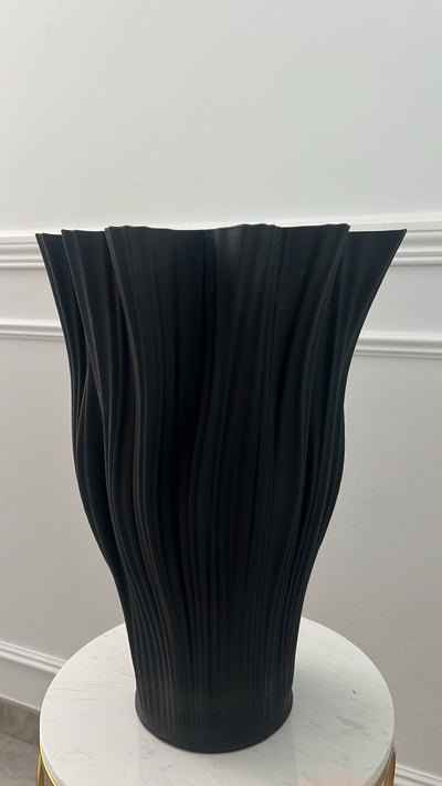 Fountain black ceramic vase - Luscious Homewares