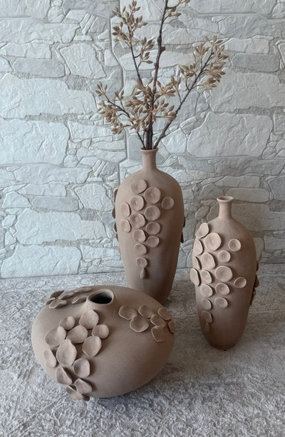 AMPHORA collection Olphe Sculptured pottery vase matt neutral