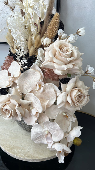 Blushing floral arrangement