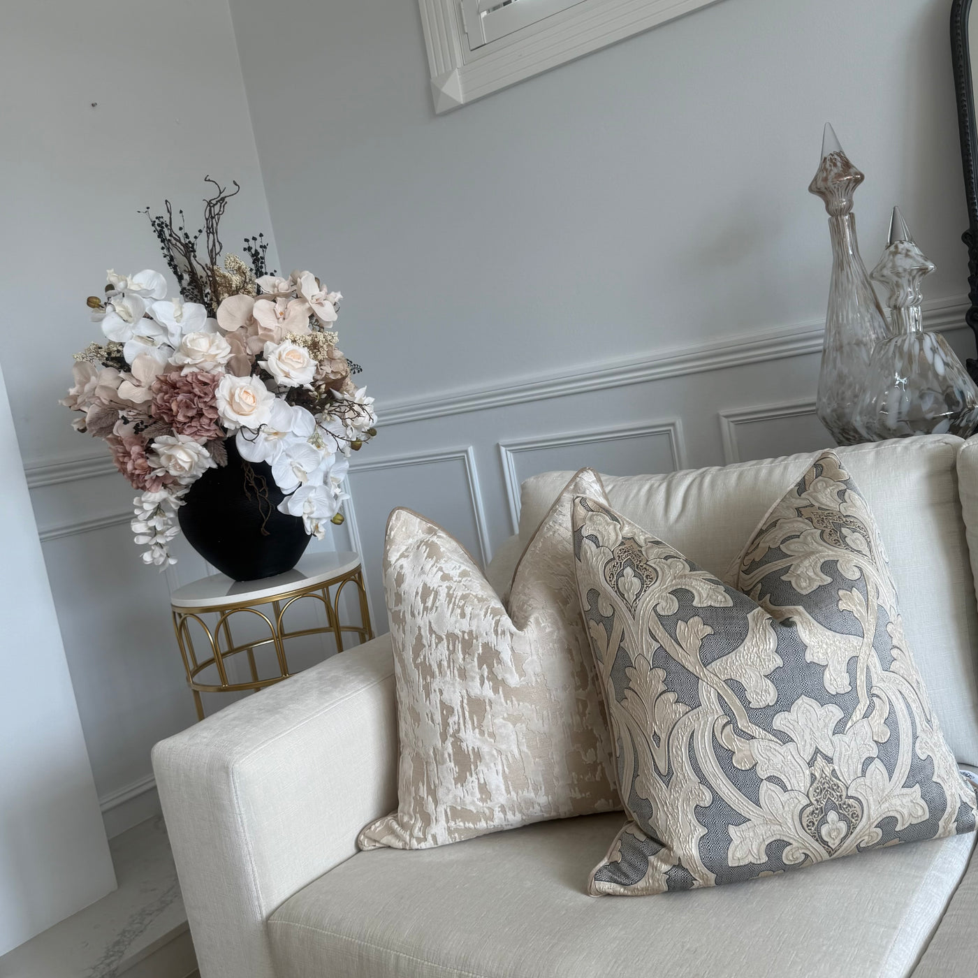 Deliah blooms flower Arrangement