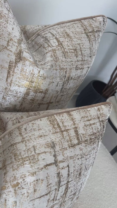 Precious nude cushion