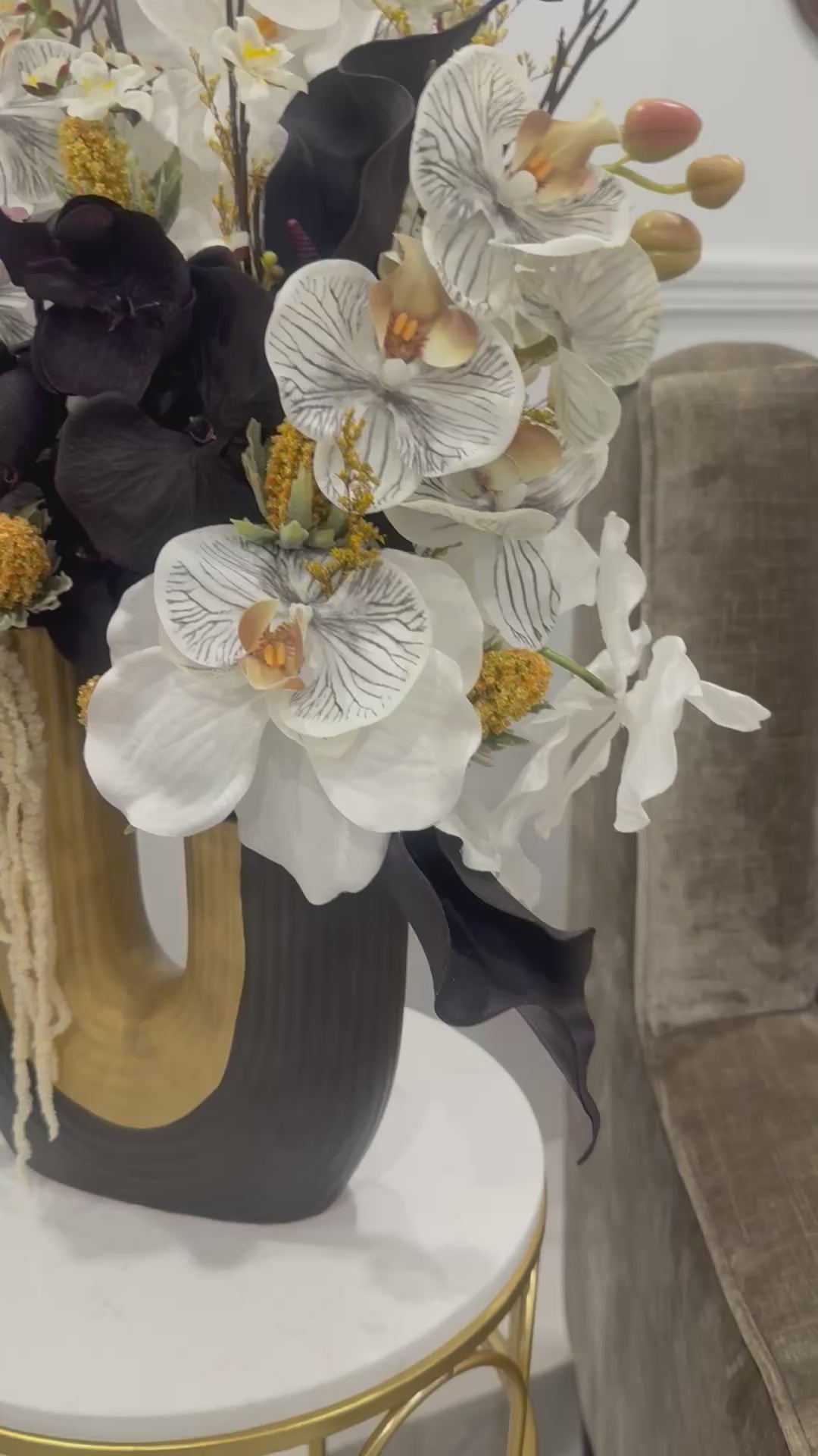 Illuminate bloom flower Arrangement