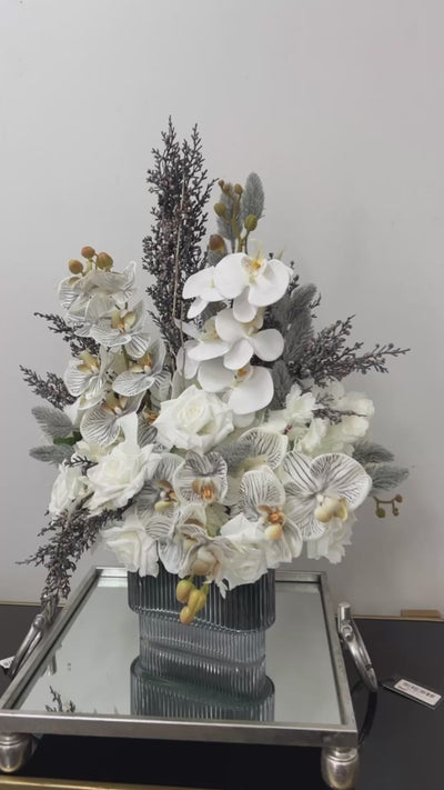 Pearly floral arrangement